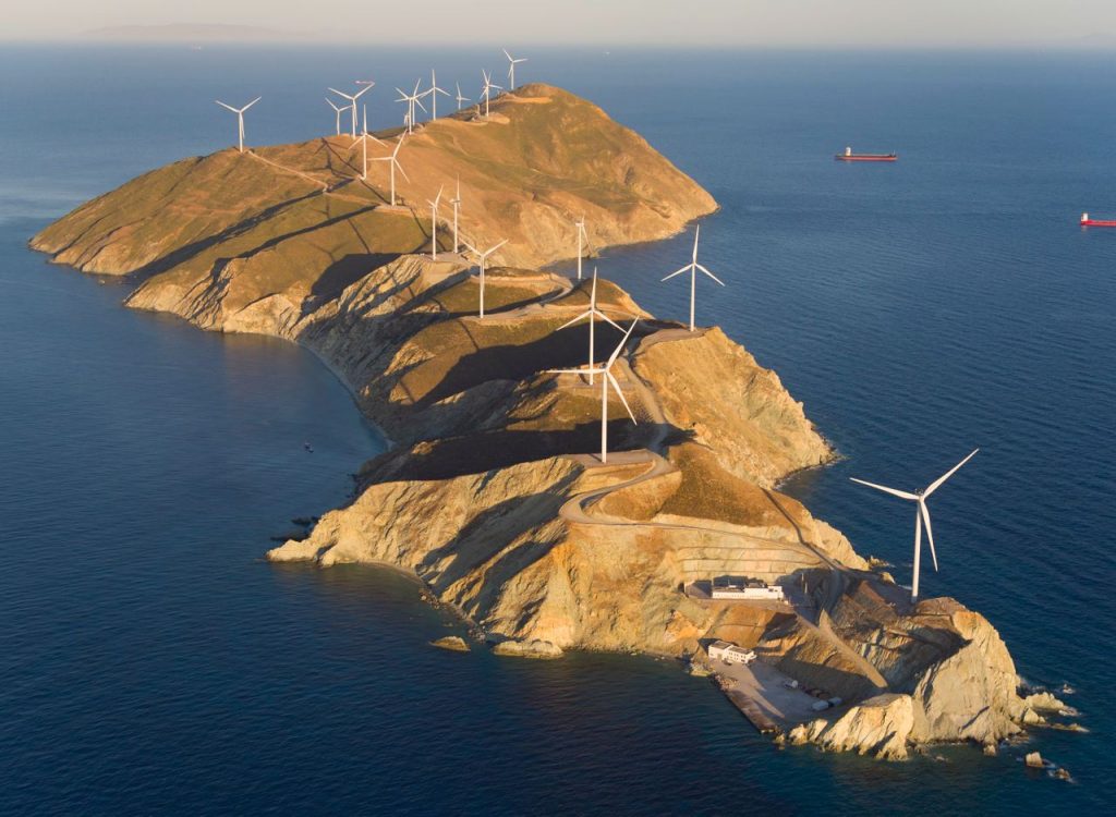 Ιστορικό deal 3,2 δισ. από ΓΕΚ ΤΕΡΝΑ και Masdar – Η ΤΕΡΝΑ Ενεργειακή στους Άραβες ηγέτες των ΑΠΕ