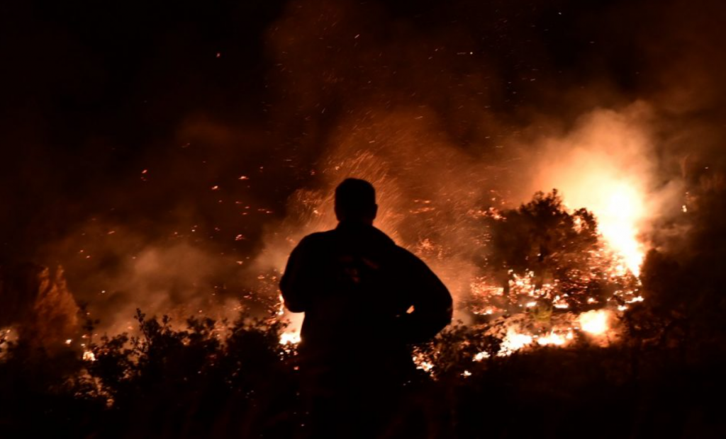 Κιλκίς: Μάχη με τις φλόγες κατά τη διάρκεια της νύχτας