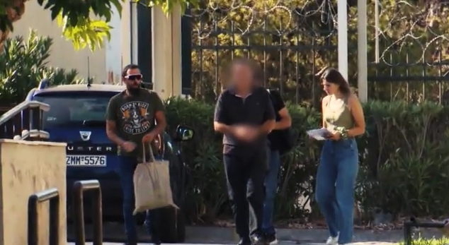 Προφυλακίστηκε ο καθηγητής που κατηγορείται για 4 φωτιές στη Βάρη