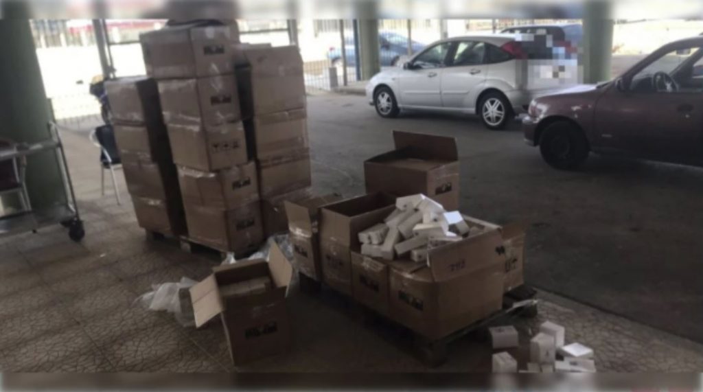 Ηγουμενίτσα: Φορτηγό μετέφερε χιλιάδες «μαϊμού» αρώματα – Κατασχέθηκαν