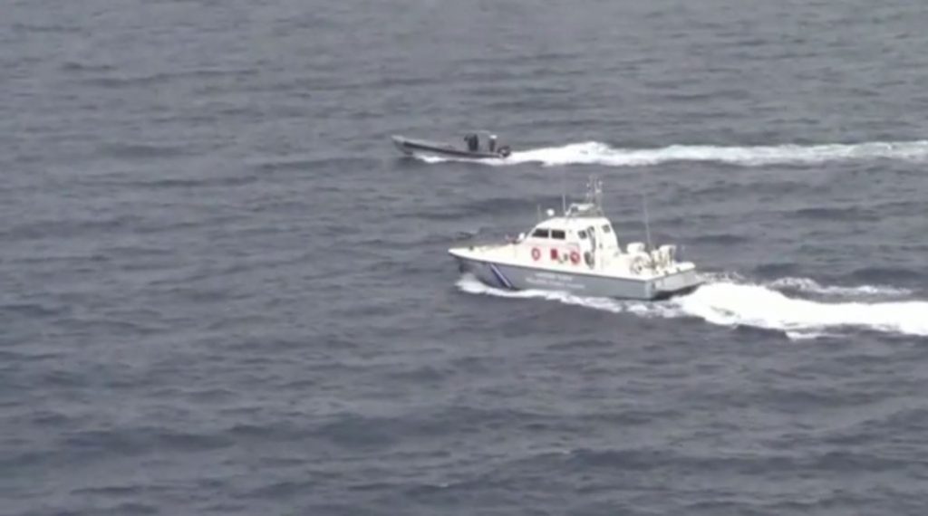 Σύμη: Ταχύπλοο με μετανάστες από την Τουρκία προσπάθησε να εμβολίσει σκάφος του Λιμενικού – Ένας νεκρός