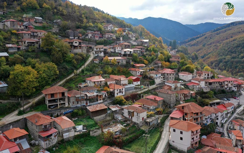 Ευρυτανία: Ζητούν οικογένειες με παιδιά για να ζωντανέψει το χωριό τους – Όλα πληρωμένα