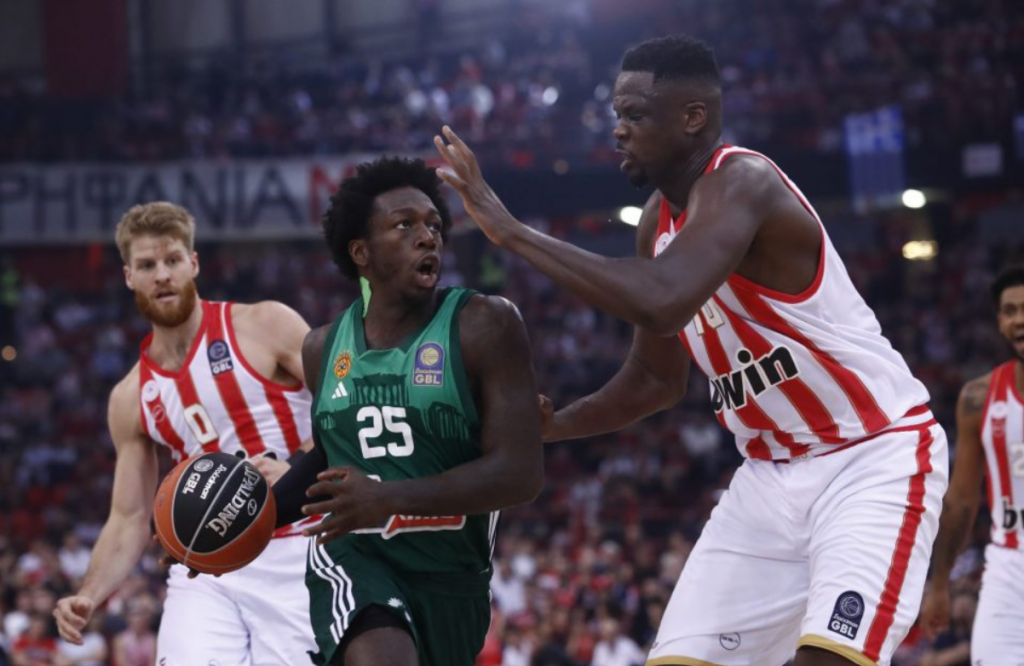 Ολυμπιακός – Παναθηναϊκός 71-78: Πράσινο «διπλό» με μπαράζ τριπόντων και… σούπερ-Ναν