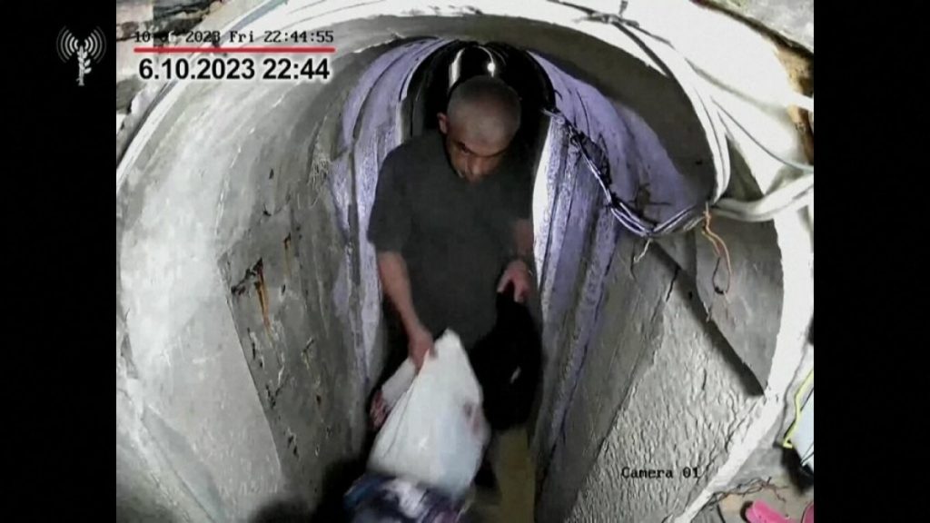 Μέση Ανατολή: Εικόνες με τον Σινουάρ & την οικογένειά του να μπαίνουν σε τούνελ της Χαμάς πριν το αιματοκύλισμα της 7ης Οκτωβρίου