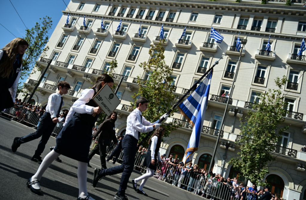 28η Οκτωβρίου: Χιλιάδες κόσμου καμάρωσαν την παρέλαση των μαθητών της Αθήνας