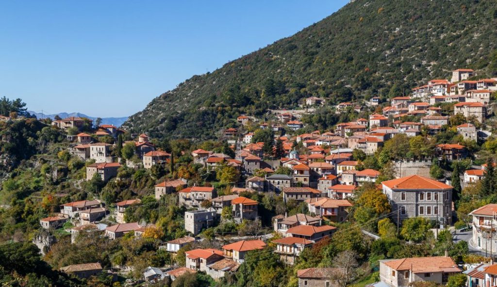 Tριήμερο 28ης Οκτωβρίου: Οι προορισμοί που επιλέγουν οι εκδρομείς, το κόστος για μετακίνηση, διαμονή και φαγητό
