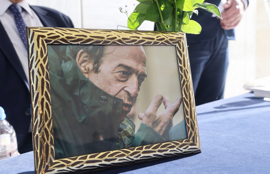 Μανούσος Μανουσάκης: Το τελευταίο χειροκρότημα στον μεγάλο σκηνοθέτη