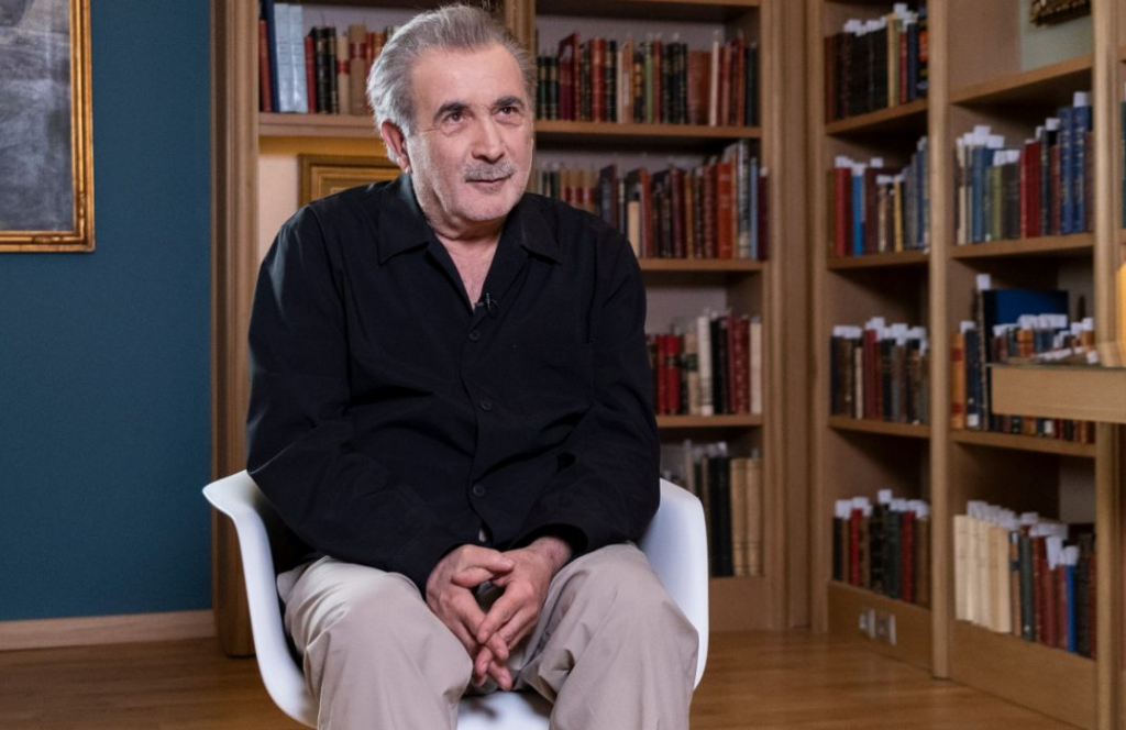 Ο Λάκης Λαζόπουλος περνά τη δοκιμασία των γρήγορων ερωτήσεων στο in.gr