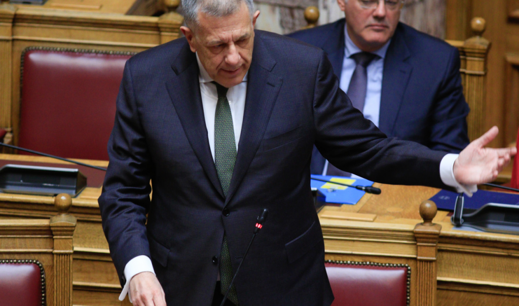 Νίκος Ταχιάος: Κατήγγειλε χουλιγκανικές απειλές κατά της κυβέρνησης από τον Καρυπίδη για την τιμωρία από τη ΔΕΑΒ