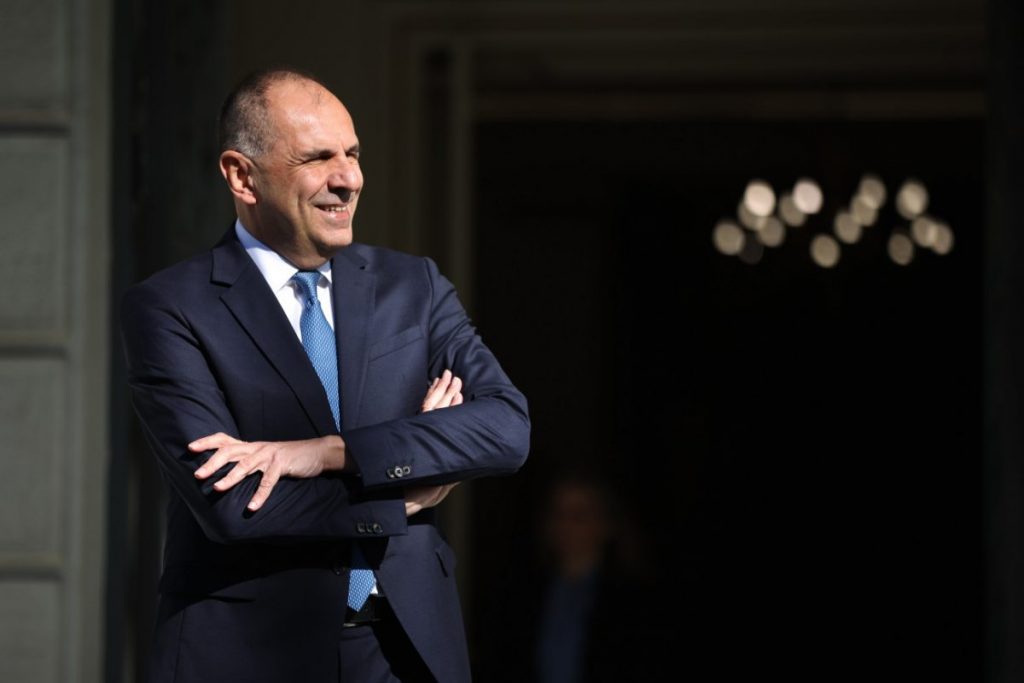 Εξωτερική Πολιτική: Συνάντηση και ενημέρωση Γεραπετρίτη στους πολιτικούς αρχηγούς