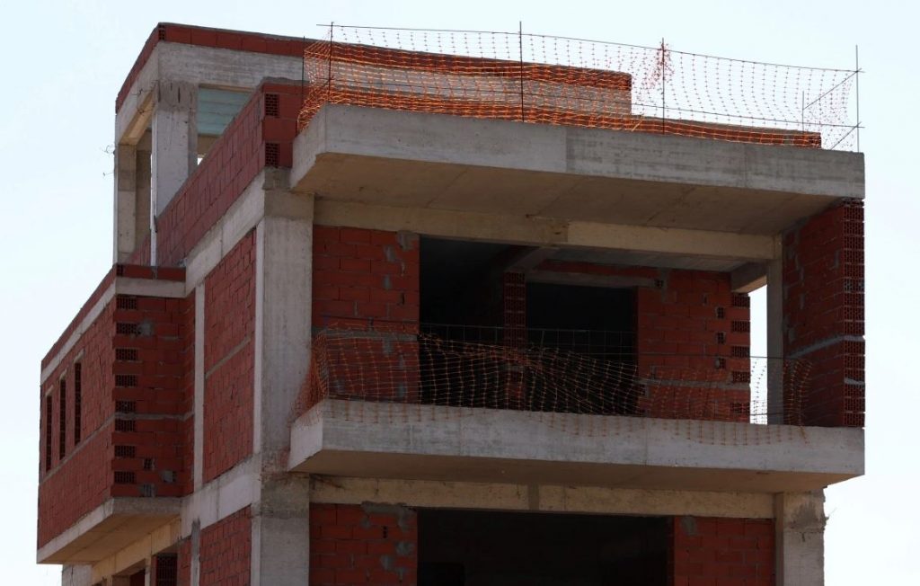 «Ο πολεοδόμος ήταν σε δυνητική αργία για άλλη υπόθεση, τον δικαίωσε το Πειθαρχικό» – Ο δήμαρχος Σιθωνίας για το σκάνδαλο διαφθοράς