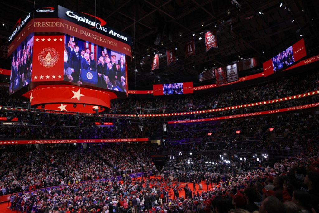 ΗΠΑ: Οι παρουσίες και οι «ηχηρές» απουσίες από την ορκωμοσία του Ντόναλντ Τραμπ