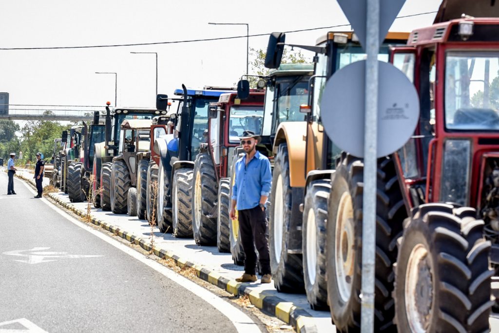 Κλιμακώνουν τις κινητοποιήσεις και ενισχύουν τα μπλόκα οι αγρότες
