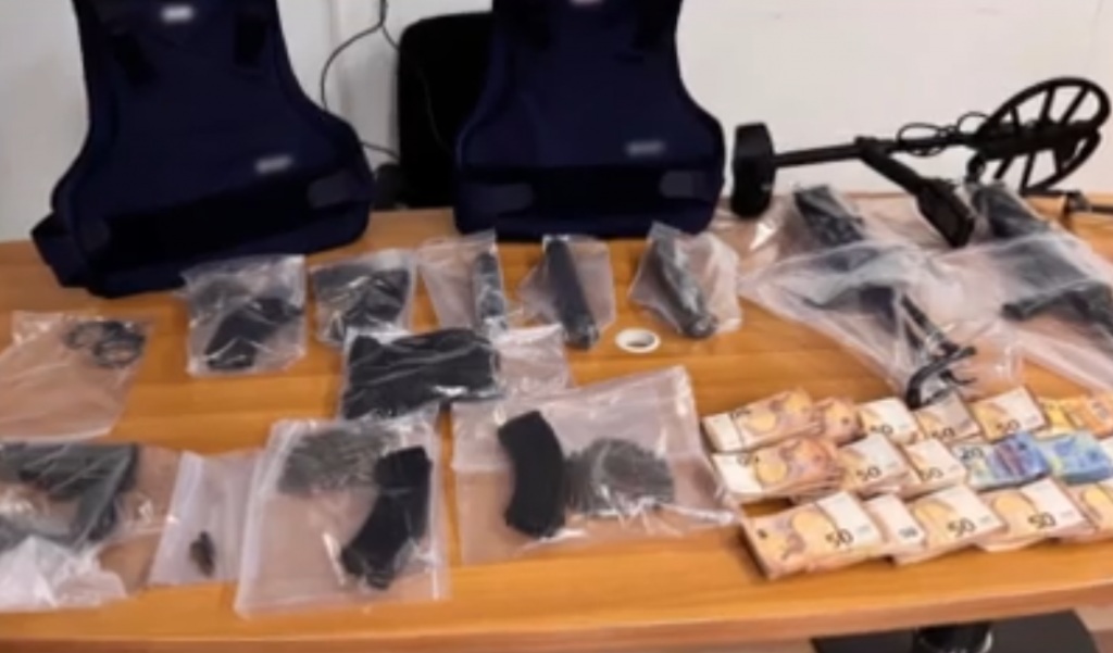 Θρακομακεδόνες: Αυτό είναι το οπλοστάσιο που βρέθηκε στα σπίτια των εκτελεστών – Ετοίμαζαν και άλλη επίθεση