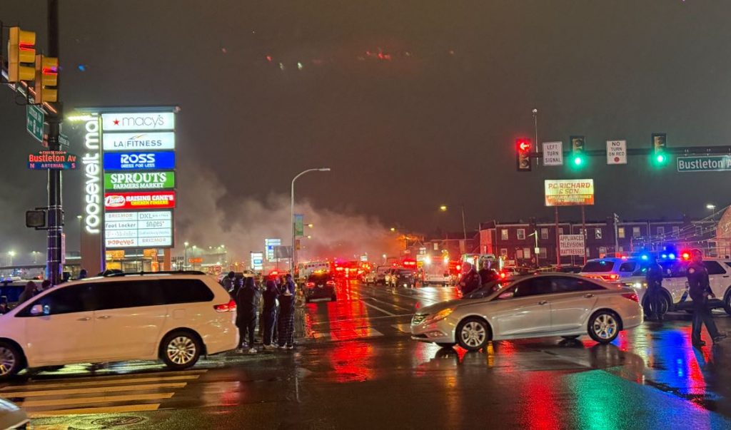ΗΠΑ: Συντριβή μικρού αεροσκάφους με 6 επιβαίνοντες στη Φιλαδέλφεια