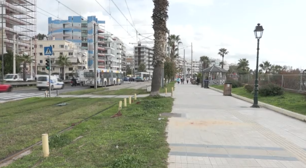 Λεωφόρος Ποσειδώνος: 80χρονη βρήκε τραγικό θάνατο – Παρασύρθηκε από απορριμματοφόρο σε πεζόδρομο