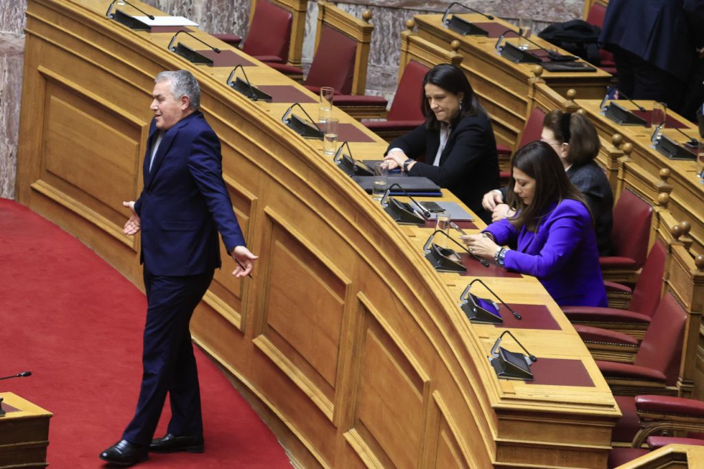 ΝΔ: Το παρασκήνιο της απόφασης Μητσοτάκη να παραπέμψει στο πειθαρχικό για διαγραφή τον Κυριαζίδη