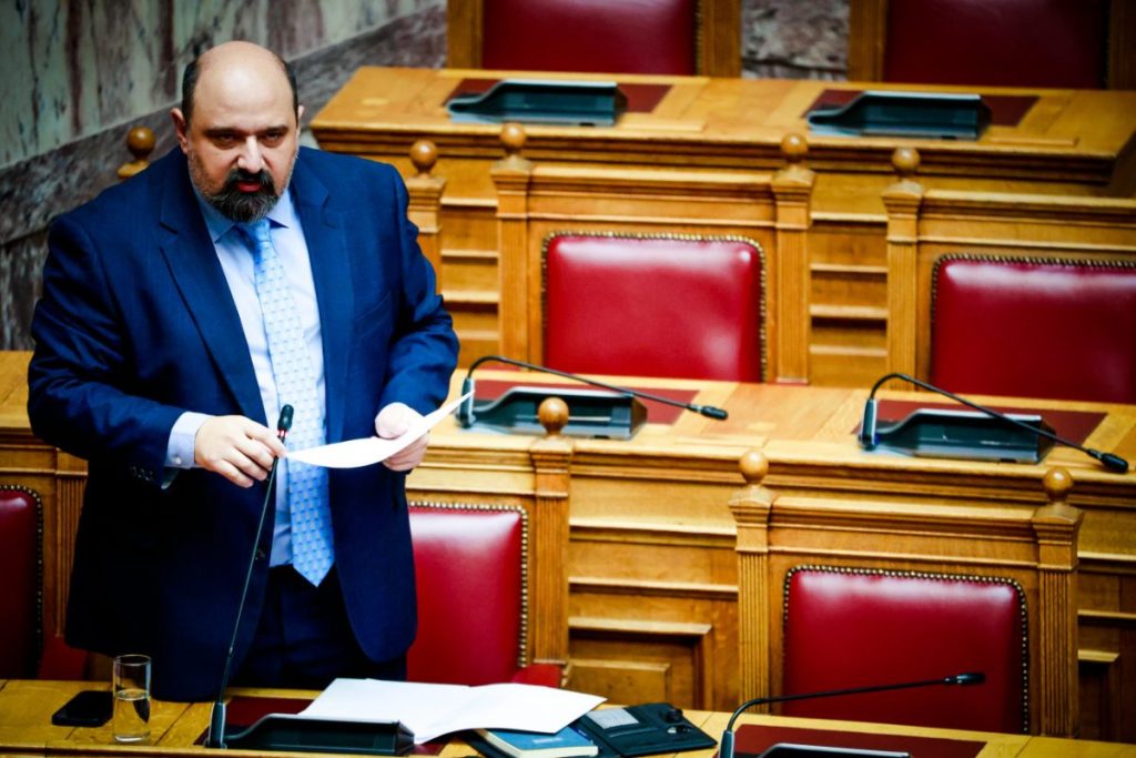 Βουλή: Αυλαία στην προανακριτική κατά Τριαντόπουλου – Αντιδράσεις από την αντιπολίτευση