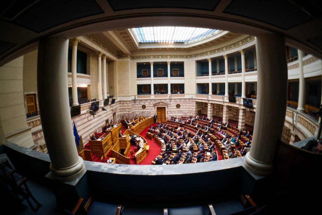 Βουλή: Κληρώθηκαν οι ανώτατοι δικαστές για να ελέγξουν τον Χρήστο Τριαντόπουλου – Νέα κόντρα Κωνσταντοπούλου – Κακλαμάνη