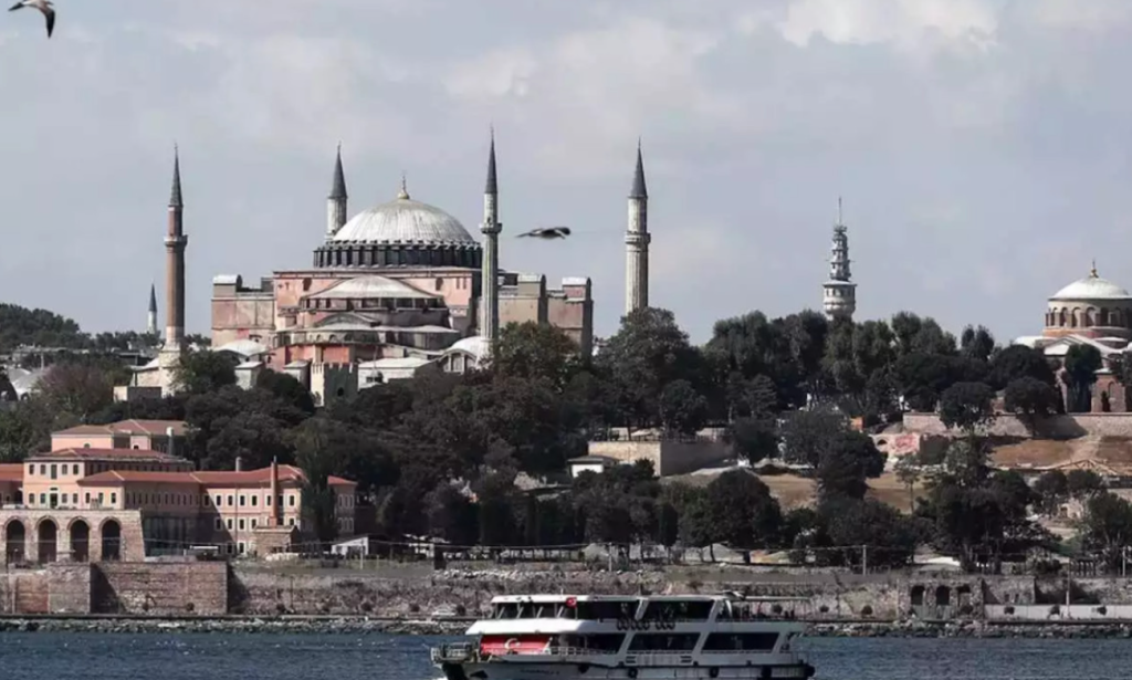 Σεισμός στην Κωνσταντινούπολη: Πανικός από τον σεισμό των 6,2 Ρίχτερ – Τι λένε οι σεισμολόγοι