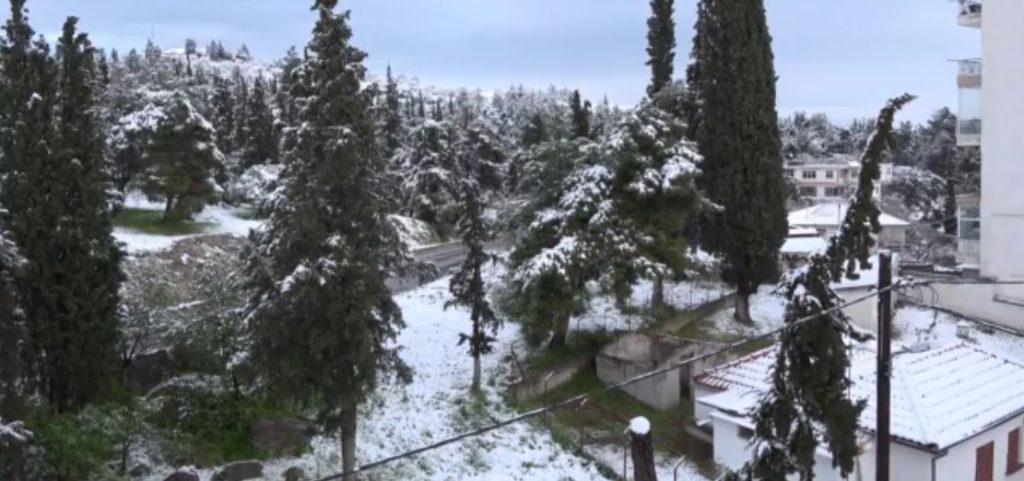 Κακοκαιρία: Πυκνές χιονοπτώσεις στην βόρεια Ελλάδα και «βουτιά» της θερμοκρασίας