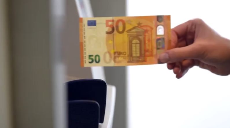 Αύξηση του κατώτατου μισθού στα 920 ευρώ μικτά – Σε ισχύ από 1η Απριλίου