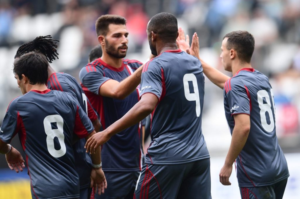 «Ερυθρόλευκο αντίο» με νίκη 2-0 επί της ΑΖ