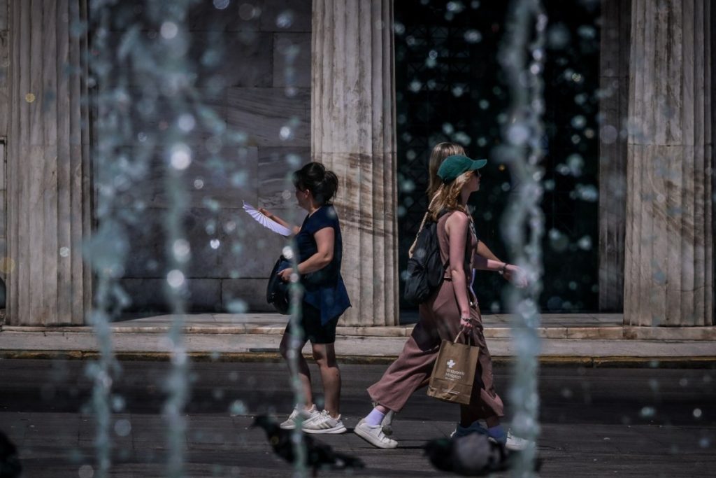 Καύσωνας: Το ακραίο κύμα ζέστης θα διαρκέσει μέχρι την Κυριακή
