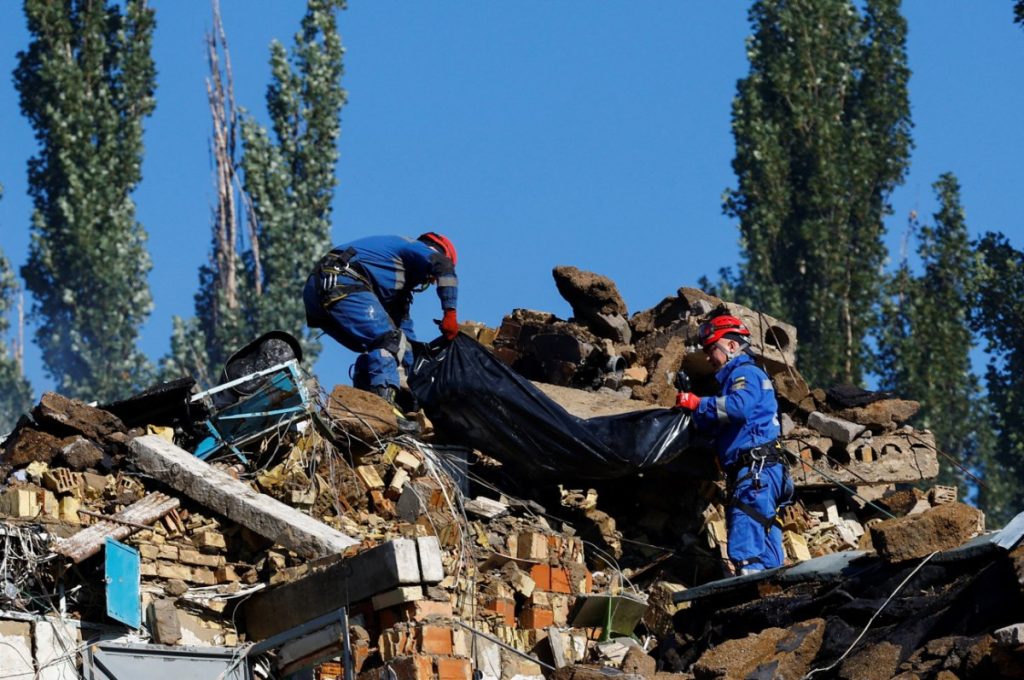 Ουκρανία: Ημέρα πένθους για το Κίεβο μετά τους 23 νεκρούς από τη ρωσική επίθεση