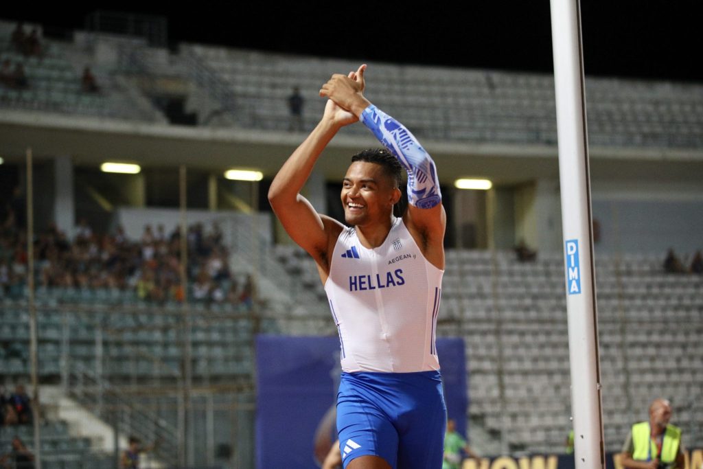 Άλμα επί κοντώ: Βασιλιάς των αιθέρων ο Εμμανουήλ Καραλής με ασύλληπτο πανελλήνιο ρεκορ στα 6,08μ.