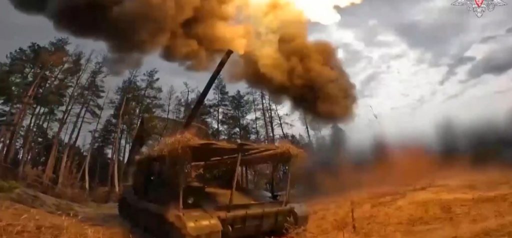 Σφοδρές επιθέσεις μεταξύ Ρωσίας και Ουκρανίας – Εκπνέει το τελεσίγραφο του Τραμπ στον Πούτιν