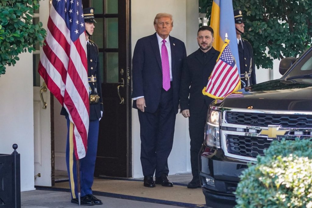Στον «πάγο» οι Τόμαχοκ μετά τη συνάντηση Τραμπ με τον Ζελένσκι