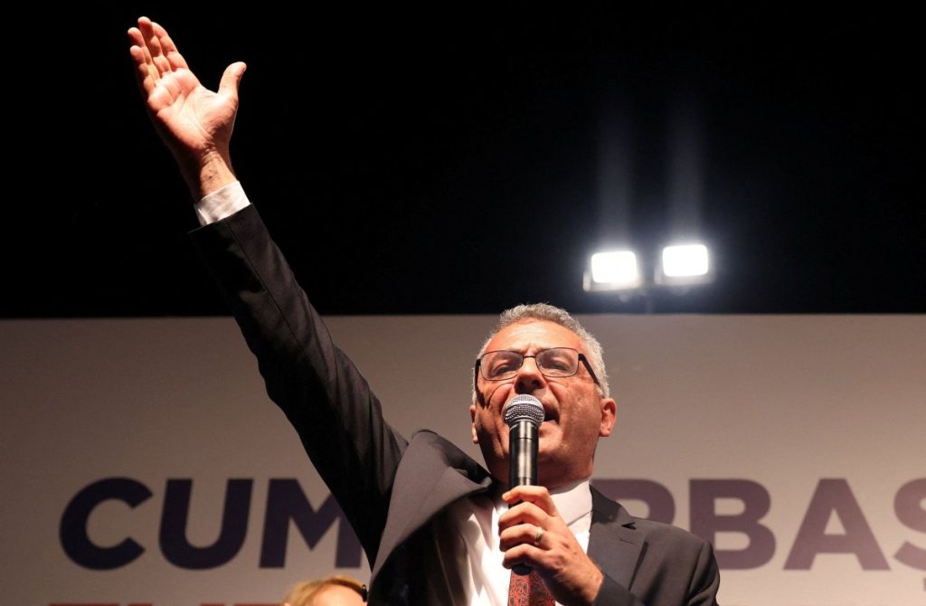 Σαρωτική νίκη του Τουφάν Ερχιουμάν στις εκλογές στα κατεχόμενα