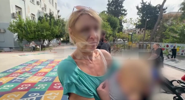 Κορωπί: Στο Live News η 40χρονη που ξυλοκοπήθηκε άγρια μέσα στο σπίτι της