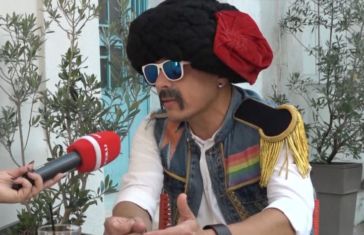 Αποστόλης Μπαρμπαγιάννης: Η καινούργια σατιρική παράσταση στον Σταυρό του Νότου