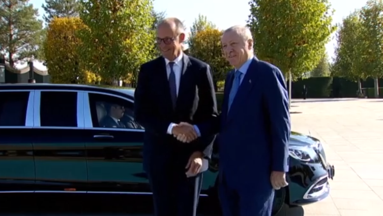 Συνάντηση Μερτς- Ερντογάν στην Τουρκία: Συμφωνία για άμυνα, «αγκάθια» για ένταξη στην ΕΕ