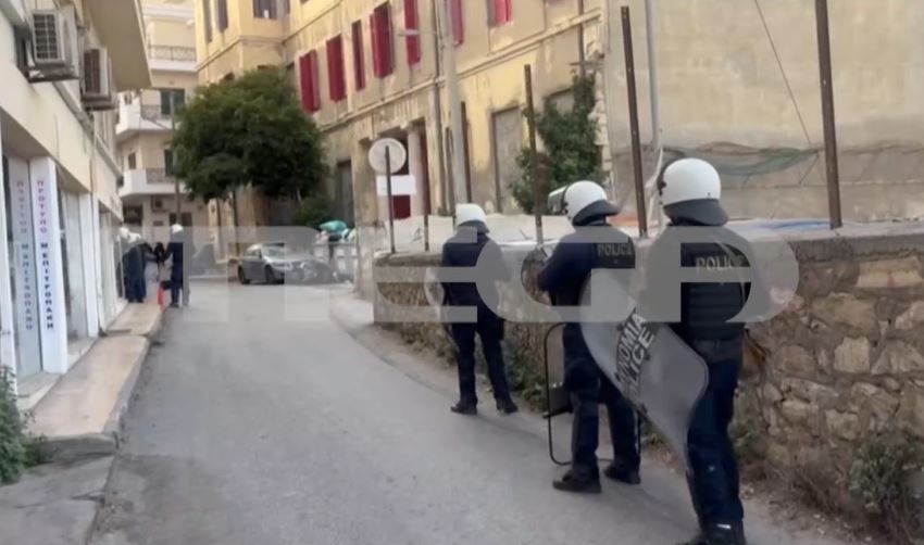 Κρήτη: Η αστυνομική επιχείρηση στην κατάληψη «Ευαγγελισμός» στο Ηράκλειο – MEGA ντοκουμέντο