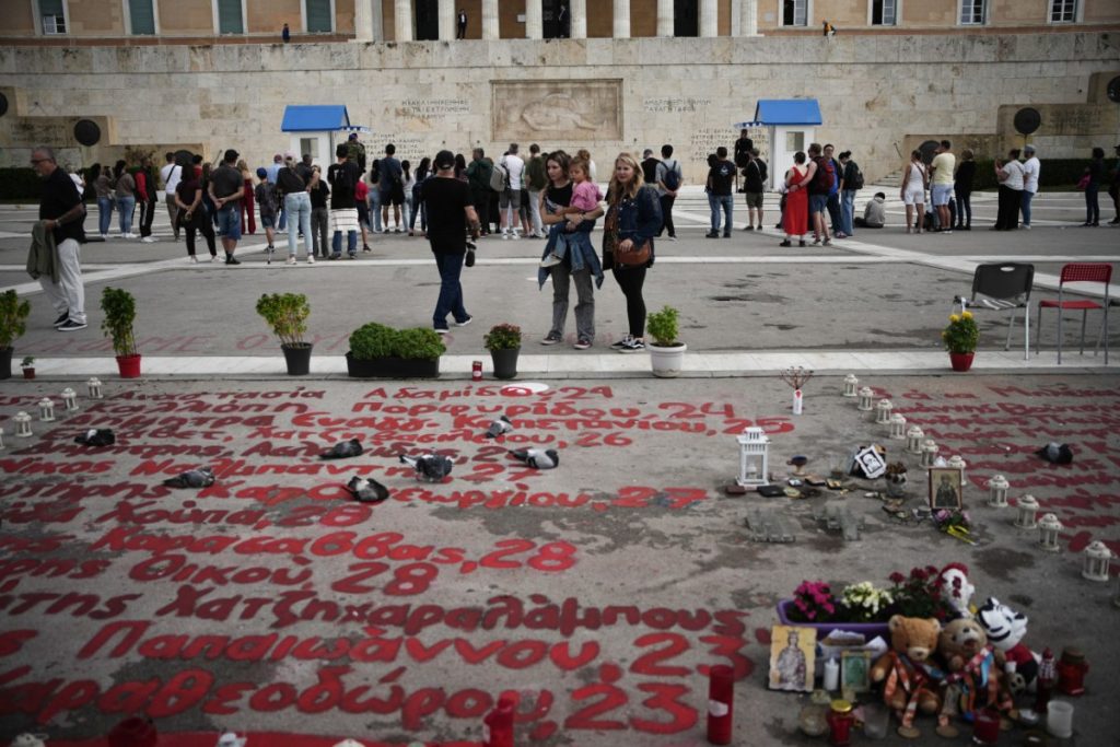«Πολιτική ήττα» η τροπολογία για τον Άγνωστο Στρατιώτη λένε τα κόμματα της αντιπολίτευσης