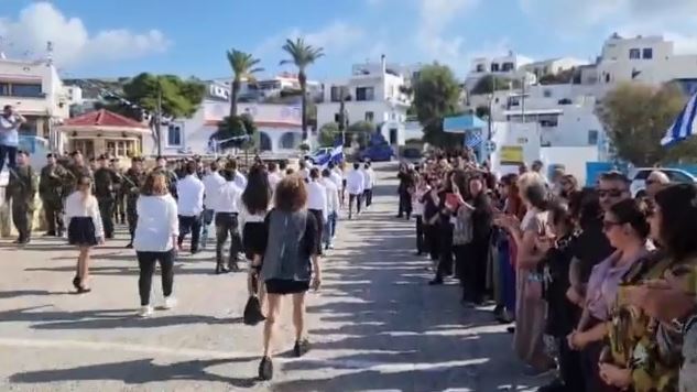 28η Οκτωβρίου: Πλήθος κόσμου στις παρελάσεις σε ολόκληρη τη χώρα