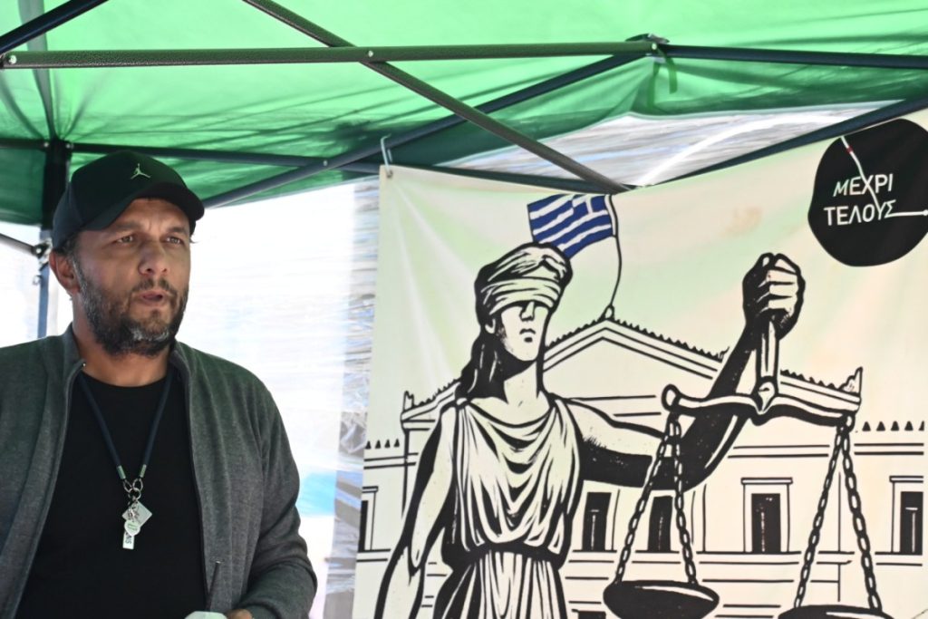 Τέμπη: Αναβλήθηκε η εκταφή της σορού του γιου του Πάνου Ρούτσι