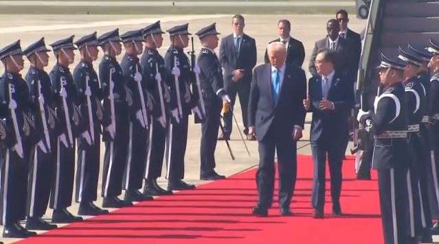 Τιμήθηκε ως ειρηνοποιός στη Νότια Κορέα ο Ντόναλντ Τραμπ