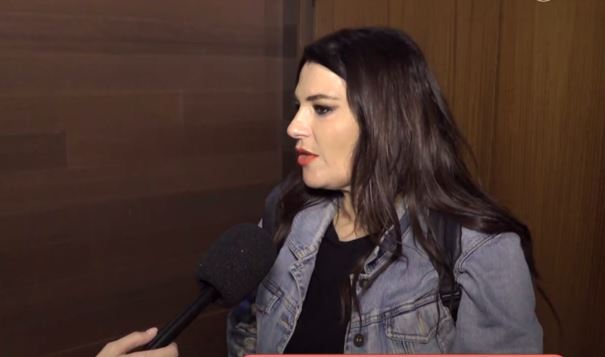 Κατερίνα Ζαρίφη: «Η τηλεοπτική συνύπαρξη με τον Ανδρέα Μικρούτσικο είναι μάθημα»