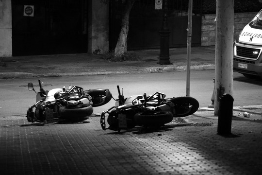 Άγιος Δημήτριος: Κινηματογραφική καταδίωξη & πυροβολισμοί μετά από διάρρηξη – 3 αστυνομικοί τραυματίες