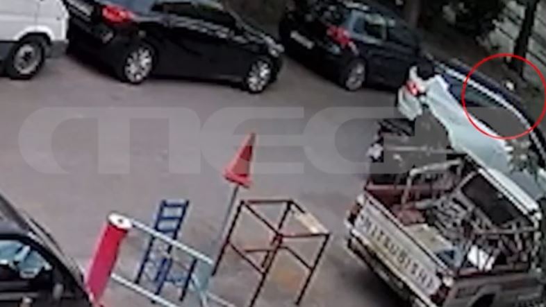 Νέος Κόσμος: Σοκαριστικό βίντεο από την στιγμή που ο 29χρονος ξυλοκοπεί μέχρι θανάτου 58χρονο – «Βαρύ» το ποινικό παρελθόν του δράστη