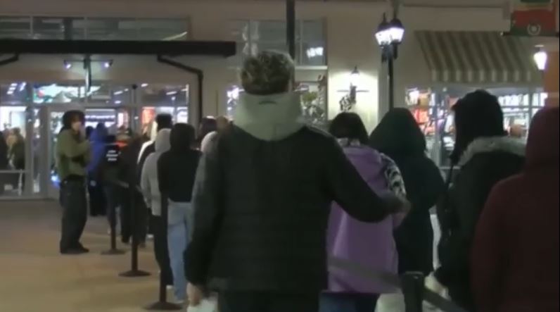 «Έσπασαν τα κοντέρ» Αμερικανοί στη Black Friday – Σε μία μέρα ξόδεψαν 12 δισεκατομμύρια δολάρια