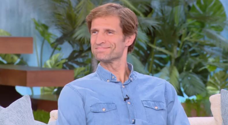 Μάξιμος Μουμούρης: «Είμαι δίπλα σε όλα στη σύζυγό μου, Νάντια Γιαννακοπούλου»