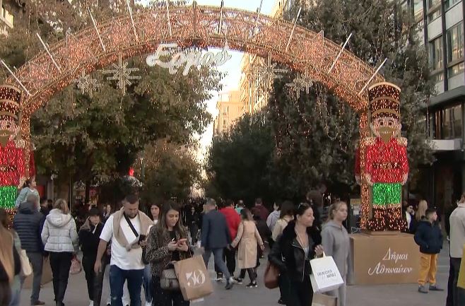 Σε ρυθμούς Black Friday κινήθηκε και σήμερα η αγορά
