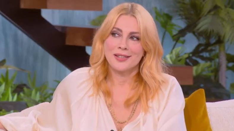 Σμαράγδα Καρύδη: «Τη Δευτέρα θα ξαναφορέσω την περούκα της “Ντάλιας”»