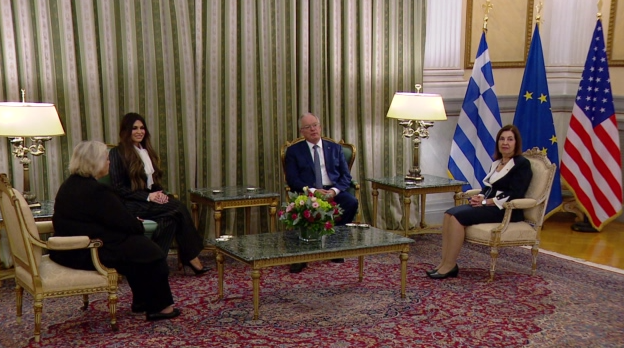 Κίμπερλι Γκίλφοϊλ: Υπέβαλε τα διαπιστευτήριά της στον Πρόεδρο της Δημοκρατίας η νέα πρέσβης των ΗΠΑ