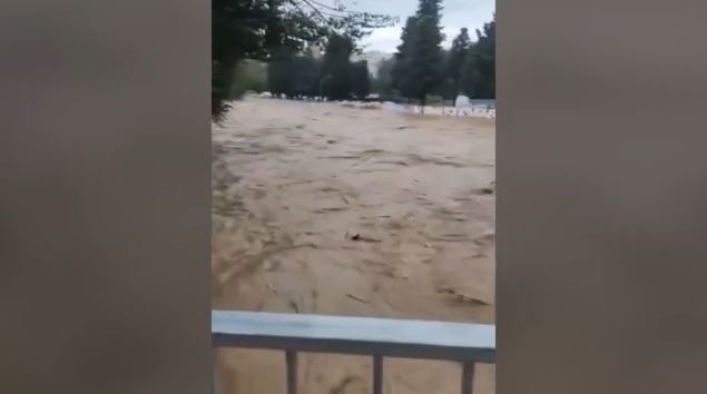 Ισχυρές καταιγίδες και θυελλώδεις άνεμοι σαρώνουν την Ιβηρική Χερσόνησο